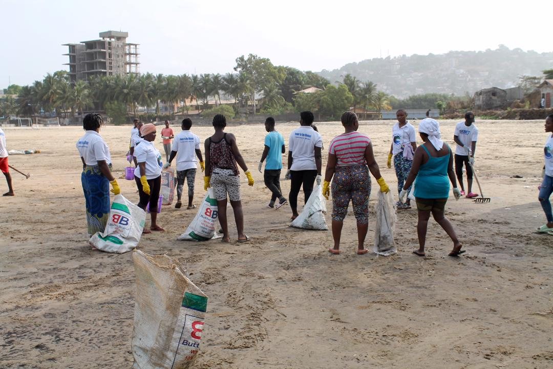 Volunteers taking part in a beach clean-up in Sierra Leone