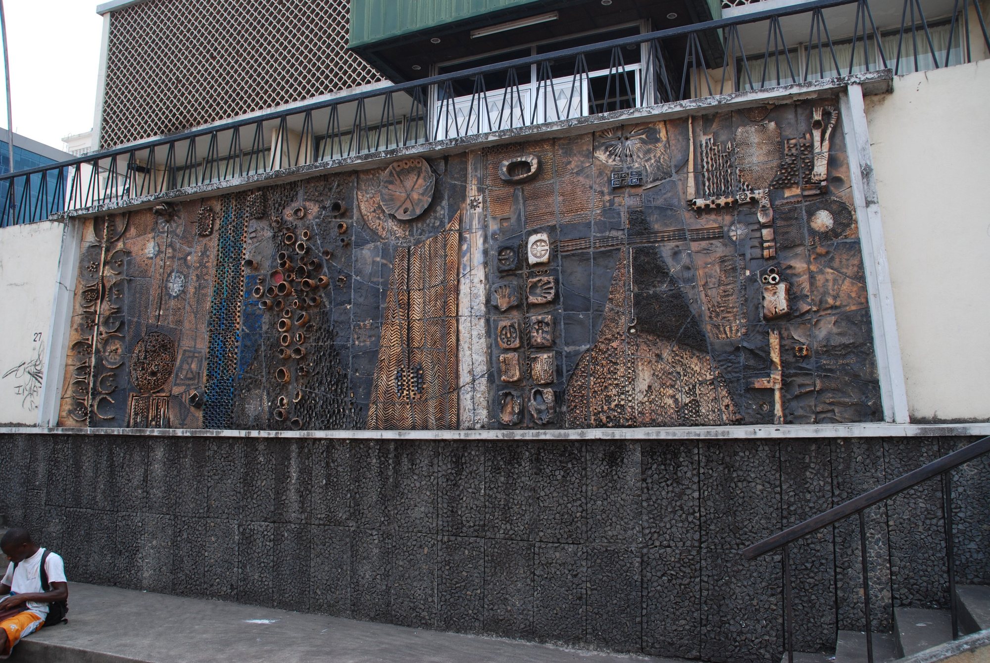 The front of the Bank of Sierra Leone building in Freetown